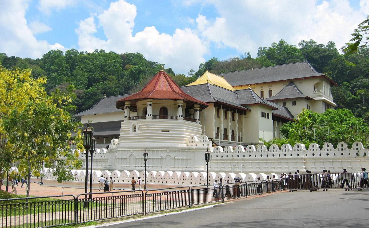 Temple of the Tooth, Kandy