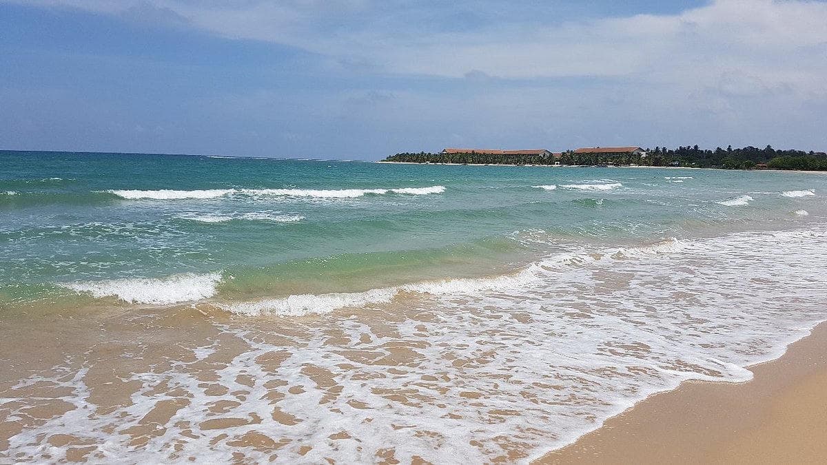 East coast waves, Sri Lanka